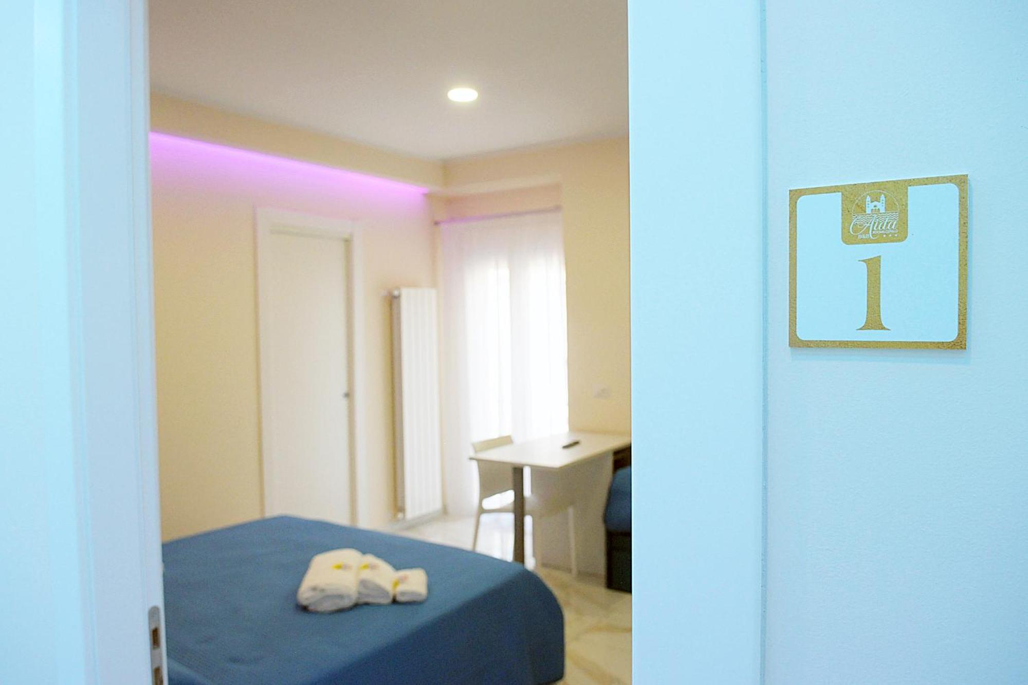 B&B Aida Rooms 切法卢 外观 照片