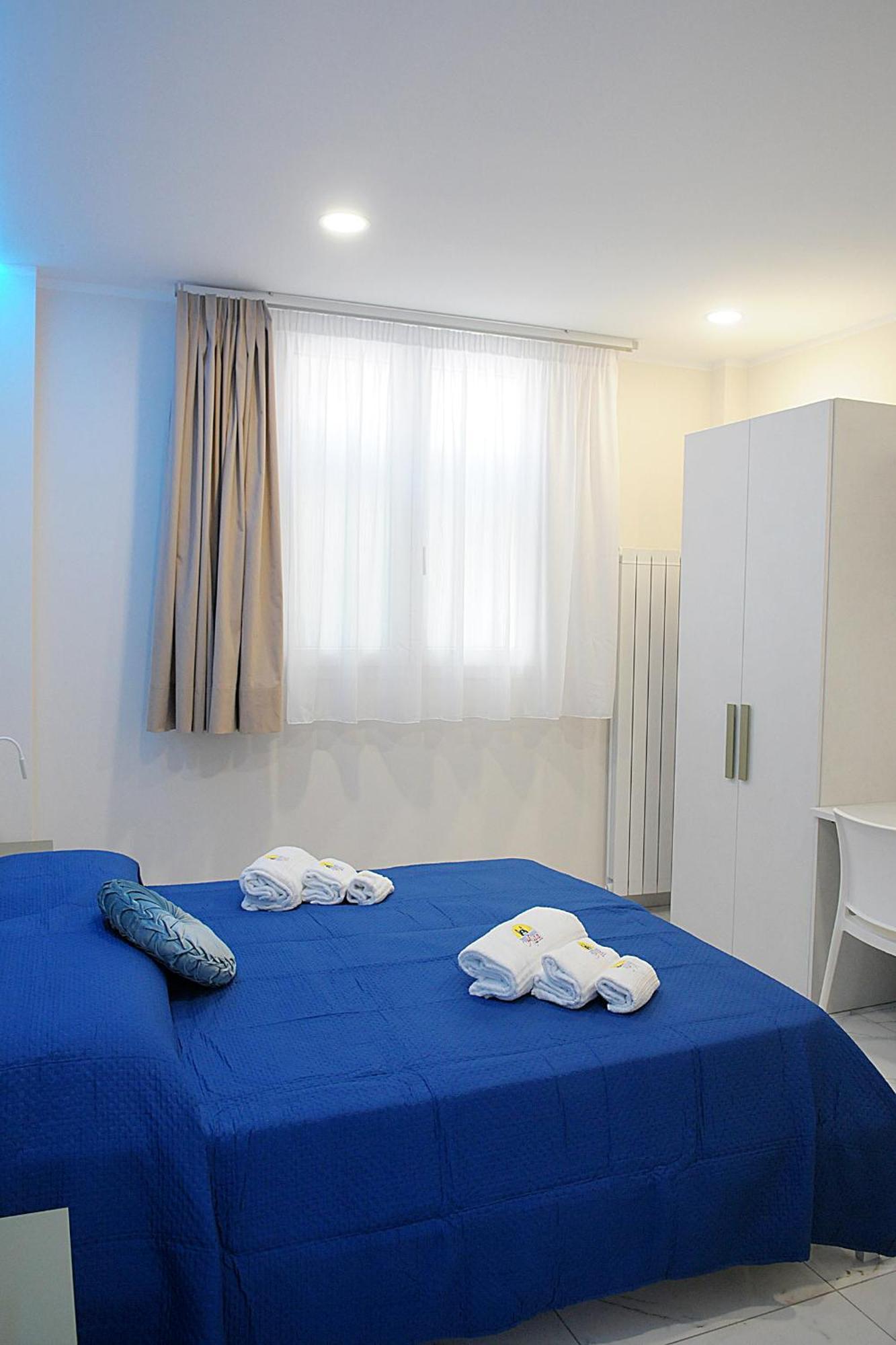 B&B Aida Rooms 切法卢 外观 照片